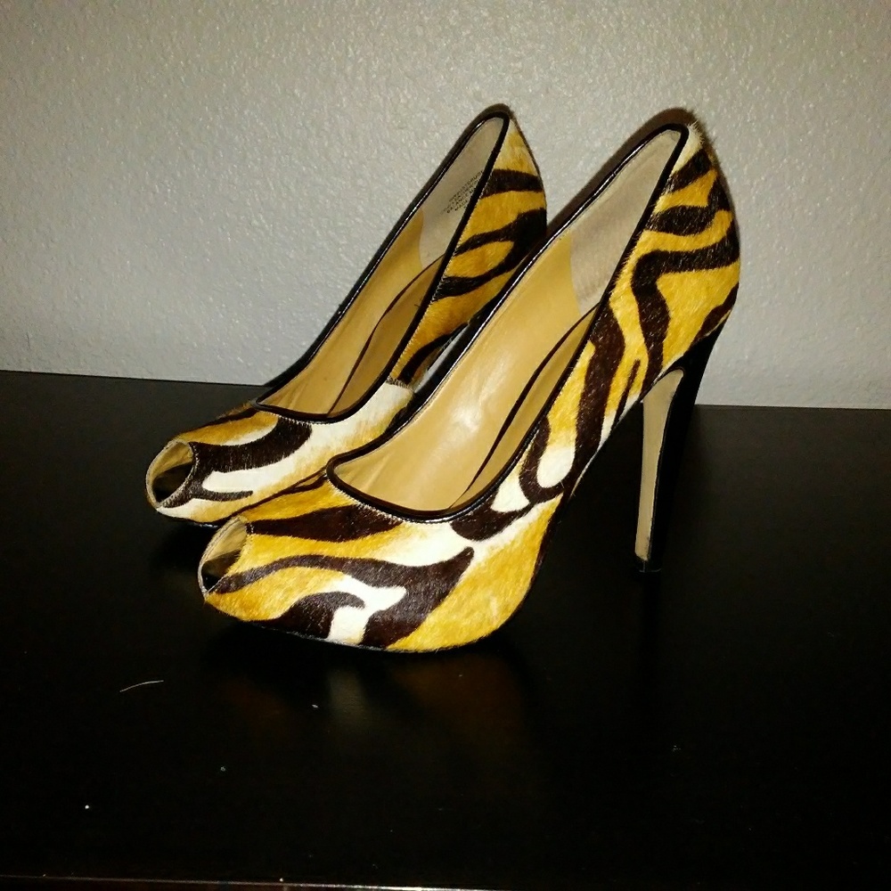 Leopard print liatris pumps